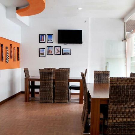 Reddoorz Syariah Near Btc Fashion Mall Bandung Exterior foto
